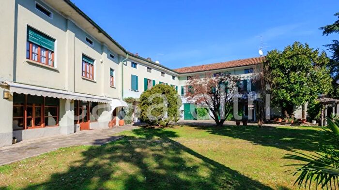 Casa con 20 locali in vendita in Via Fustina Bergamo Limitrofi Bergamo Provincia Ponteranica, Ponteranica