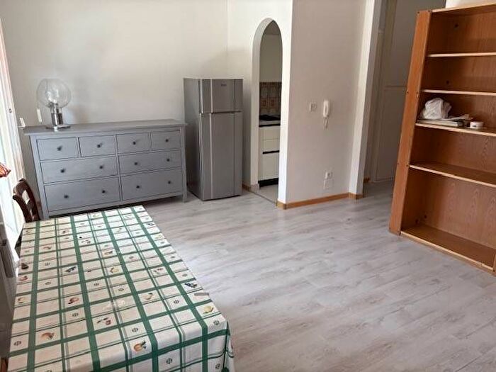 Appartamento monolocale in affitto in VIA PALAIN, Ora