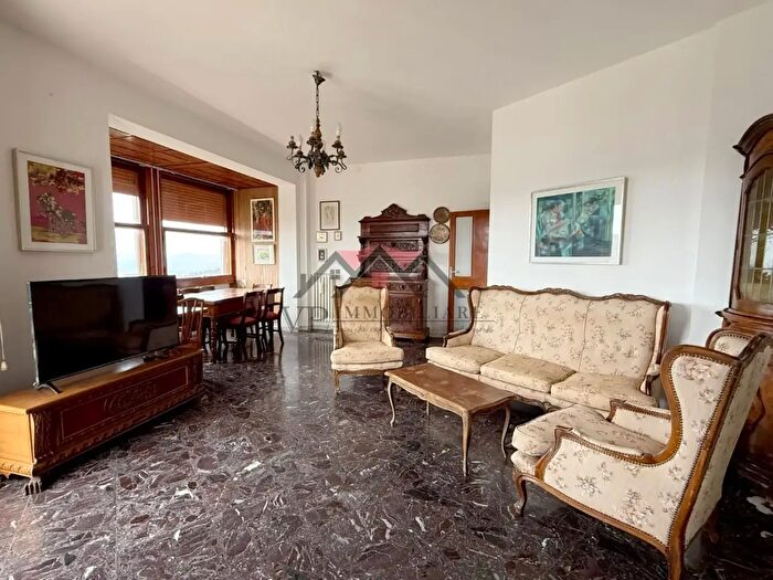 Appartamento con 8 locali in vendita in Pomarance