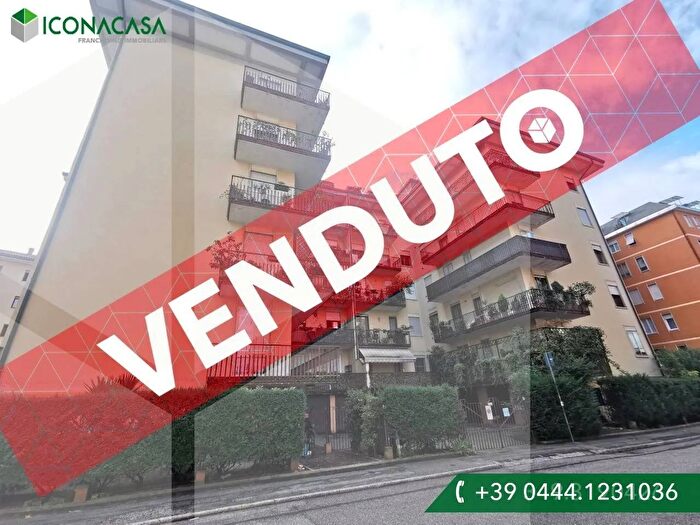 Appartamento con 5 locali in vendita in Via Battaglione Vicenza, Vicenza