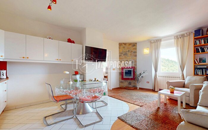 Appartamento quadrilocale in vendita in Via Borgo Vecchio, San Benedetto Val Di Sambro