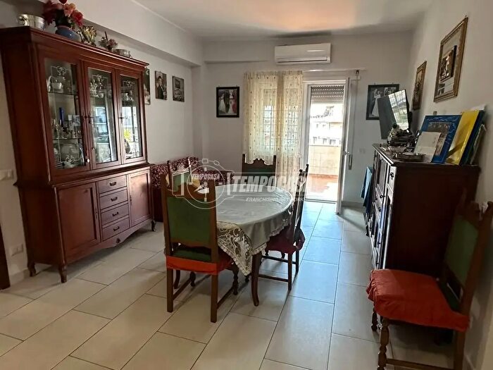 Appartamento trilocale in vendita in Via Montiglio, Roma