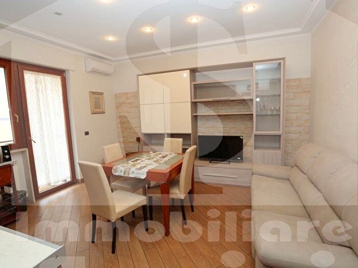 Appartamento trilocale in affitto in Via Ivano Scarioli, Centro Storico, Genzano di Roma