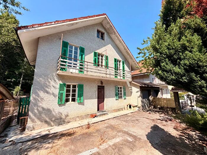 Casa quadrilocale in vendita in Via Garibaldi, Garessio