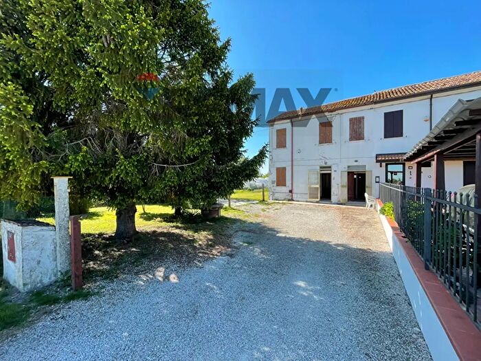 Casa con 5 locali in vendita in Via Argine Po, Fiscaglia