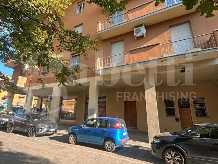 Appartamento quadrilocale in vendita in Via Toscana, Bologna