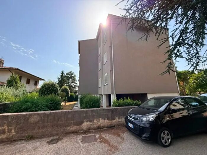 Appartamento quadrilocale in vendita in Via Siena, Foligno