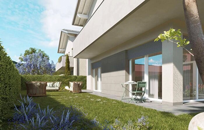 Casa quadrilocale in vendita in Viale Piemonte Figino Serenza, Figino Serenza