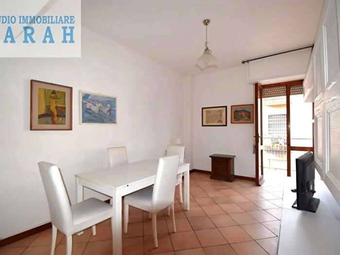 Appartamento trilocale in vendita in Via Giulio Cesare, Viareggio