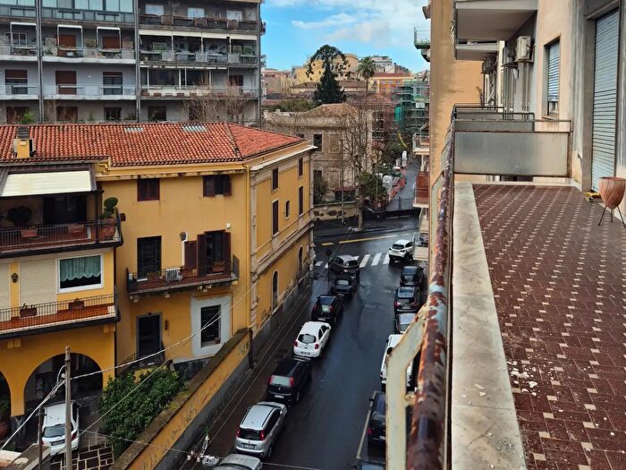 Appartamento con 5 locali in vendita in Via Francesco Battiato, Catania