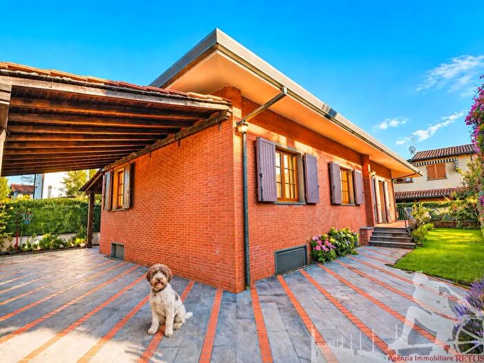 Casa con 10 locali in vendita in Forte Dei Marmi