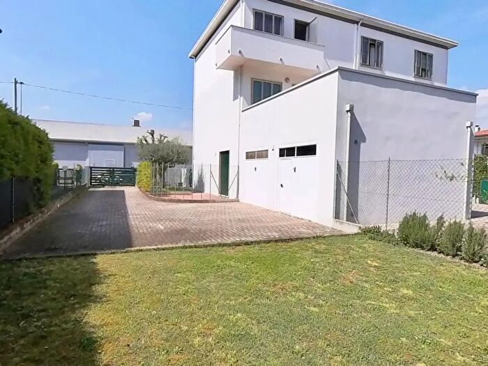 Appartamento con 5 locali in vendita in Via Marco Polo, Monselice