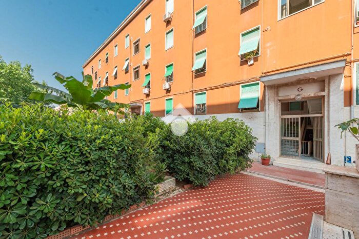 Appartamento bilocale in vendita in Via Tonale, Roma