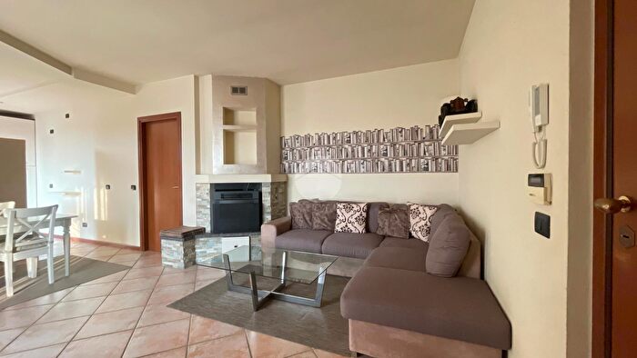 Appartamento quadrilocale in vendita in Via Moretto, Castegnato