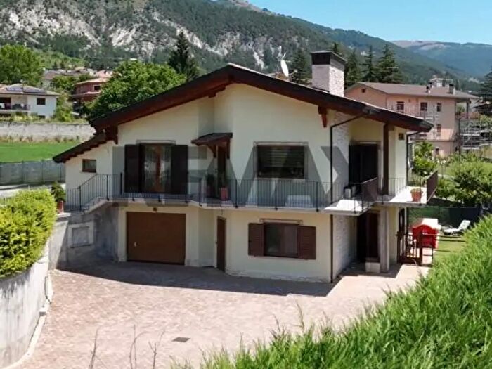 Casa con 6 locali in vendita in Via Colli di Barete, Pizzoli