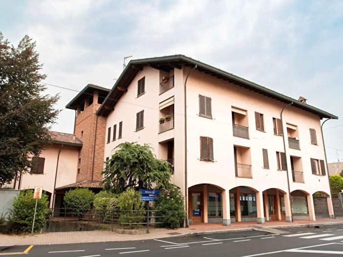 Appartamento trilocale in vendita in Piazza Piave, Cantu'