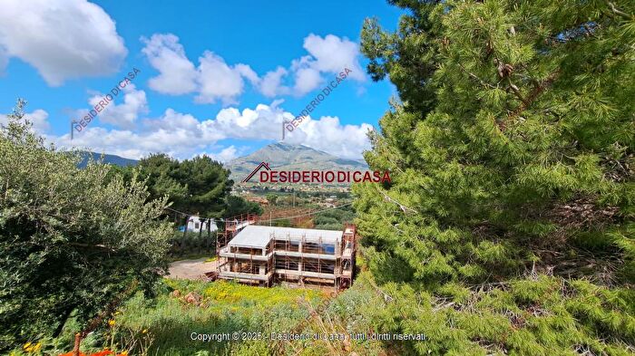 Casa con 5 locali in vendita in Castellammare Del Golfo