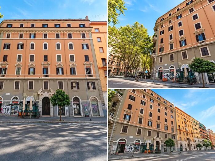 Appartamento trilocale in vendita in Via Pomezia, Roma