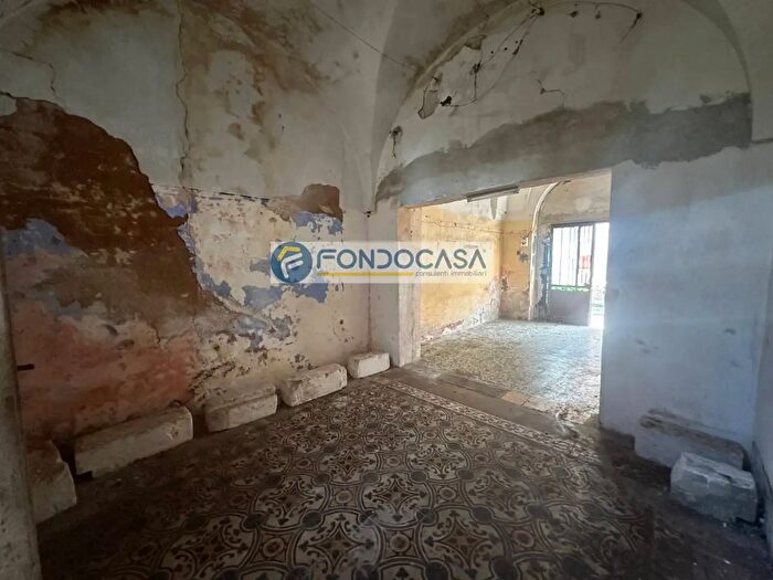 Casa bilocale in vendita in Via Guglielmo Garzia, Lizzanello