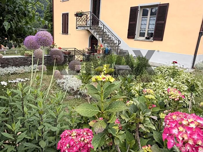 Appartamento trilocale in vendita in Via Monterosa, Scopa