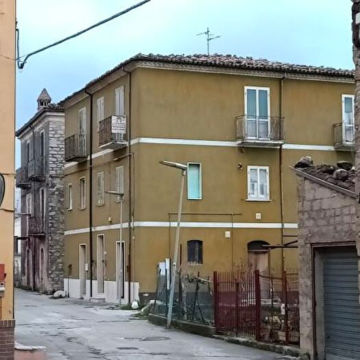 Casa con 6 locali in vendita in Località Colalillo, Bojano