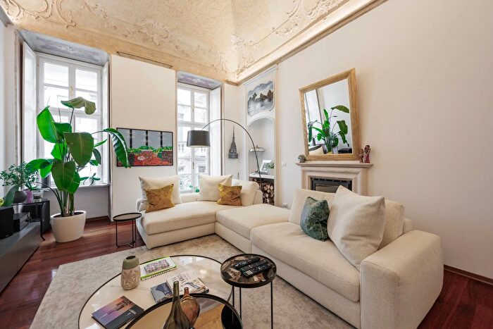 Appartamento con 6 locali in vendita in Via Giuseppe Garibaldi, Torino