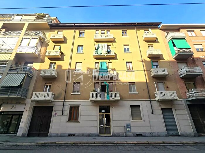 Appartamento trilocale in vendita in Via Passo Buole, Torino