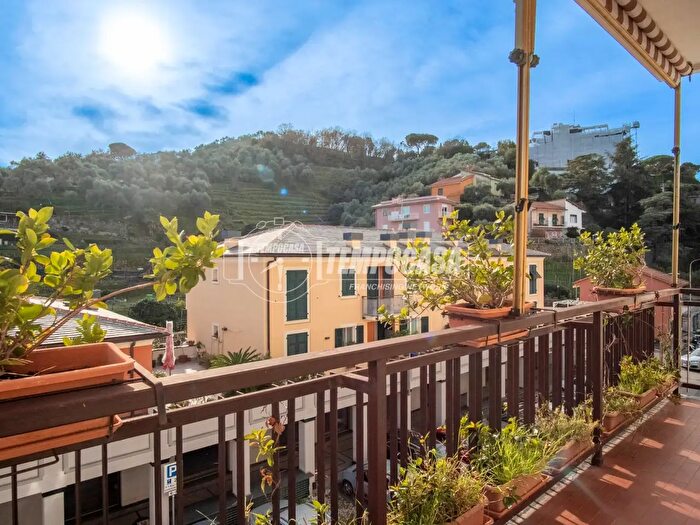 Appartamento quadrilocale in vendita in Via della Chiusa, Sestri Levante