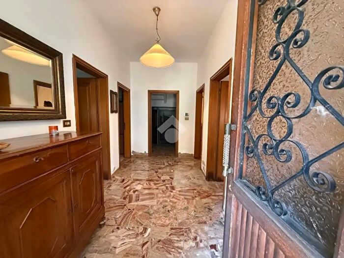Appartamento trilocale in vendita in Viale della Reppublica, Correggio