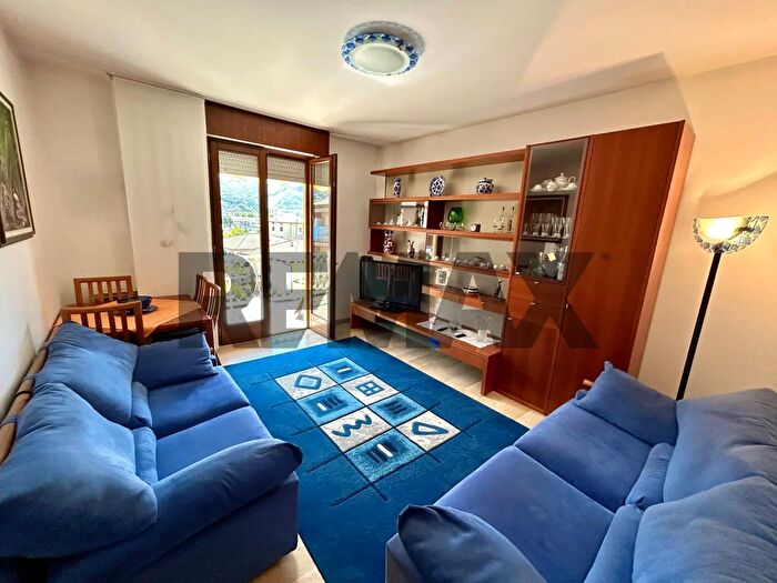 Appartamento trilocale in vendita in Costa Volpino