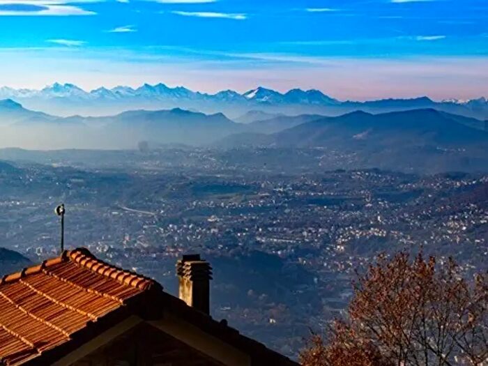 Casa con 9 locali in vendita in Via Scalini, Brunate