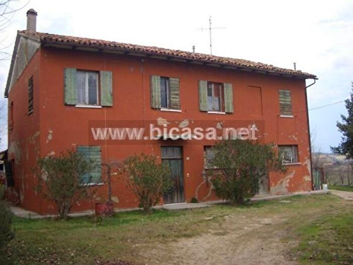 Casa con 6 locali in vendita in Via Stroppato, Tavullia