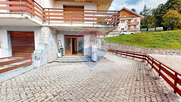 Appartamento trilocale in vendita in Via Capricorno, Frabosa Sottana