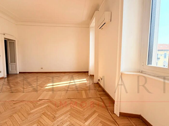 Appartamento quadrilocale in affitto in Via Gustavo Modena, Milano