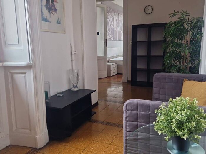 Appartamento trilocale in affitto in Via Spartaco, Montenero, Milano