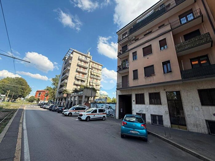 Appartamento bilocale in affitto in Via Francesco Gonin, Giambellino, Milano