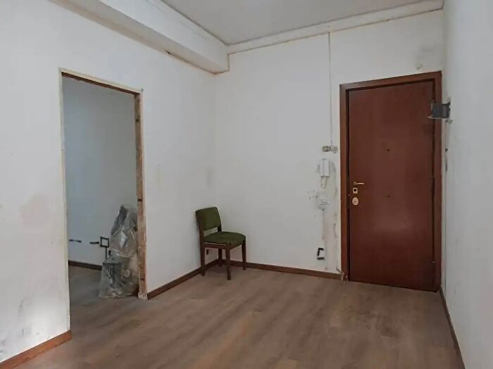 Appartamento trilocale in vendita in Piazza San Luigi, Catania