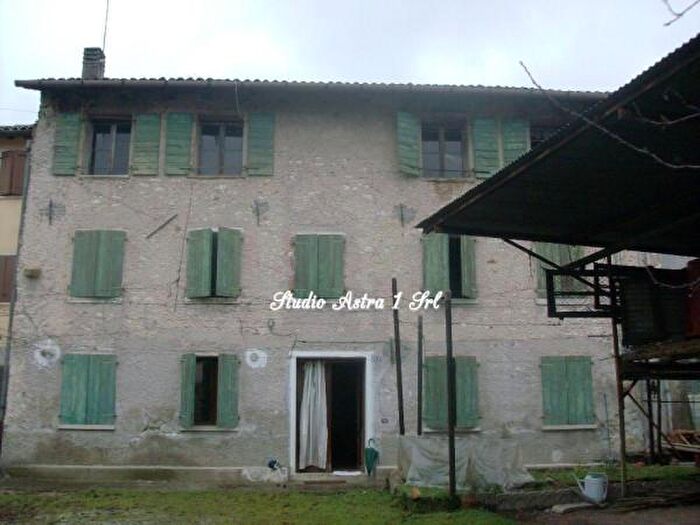 Casa in vendita in Cavaso Del Tomba