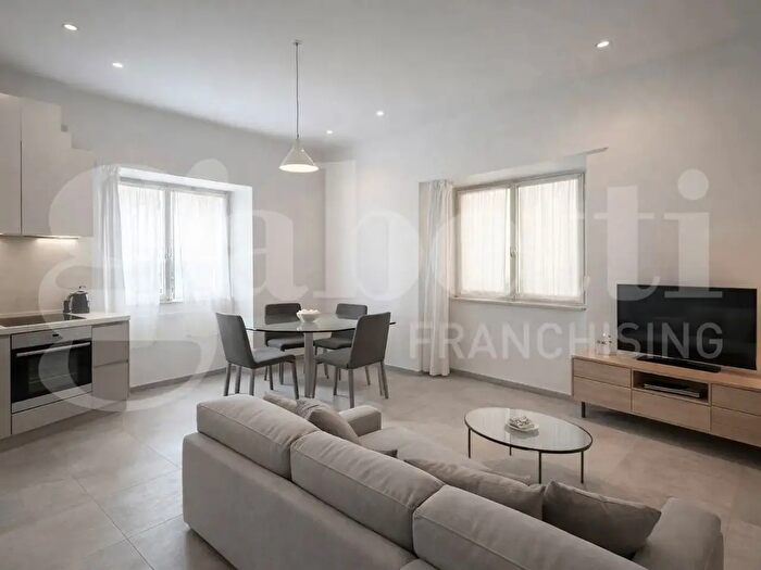 Appartamento con 5 locali in vendita in Corso Europa, Finale Ligure