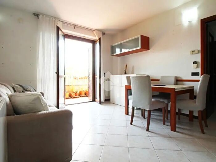 Appartamento trilocale in vendita in Via del Ferro, Prato