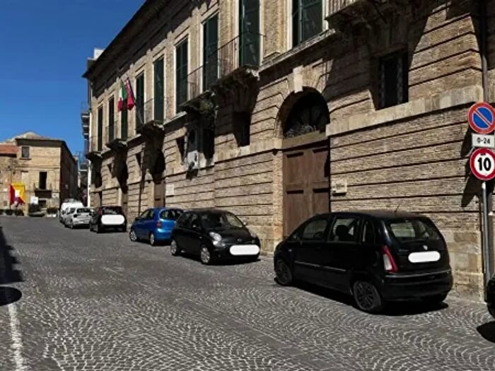 Casa con 6 locali in vendita in Via dei Frentani, Lanciano