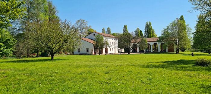 Casa con 6 locali in vendita in Via Pieve, Riese Pio X