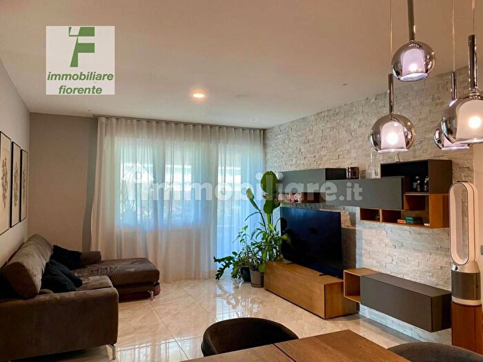 Appartamento quadrilocale in vendita in Via Turazza, Padova