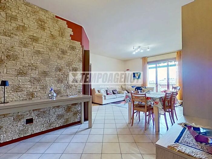 Appartamento trilocale in vendita in Via Cattaneo, Lissone