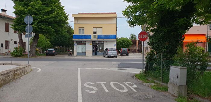 Casa con 5 locali in vendita in Russi