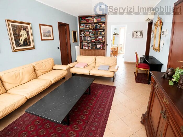 Appartamento trilocale in vendita in Piacenza