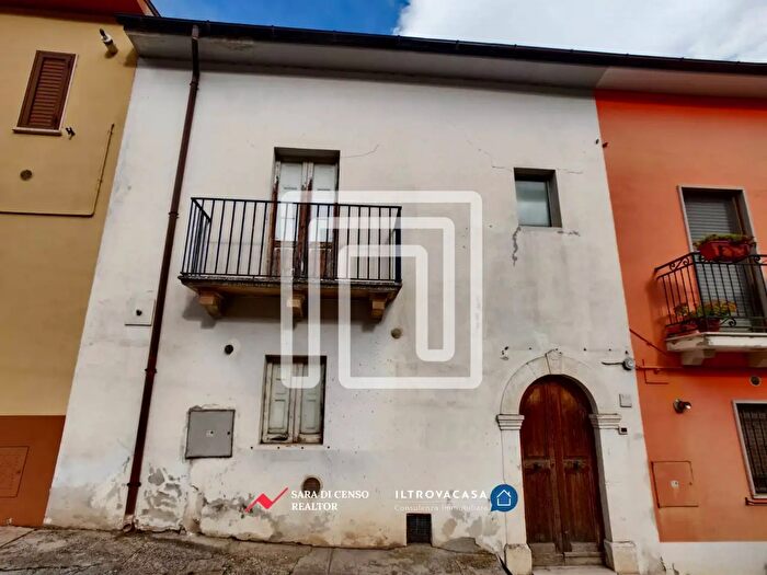 Casa quadrilocale in vendita in Via Roma, Bugnara