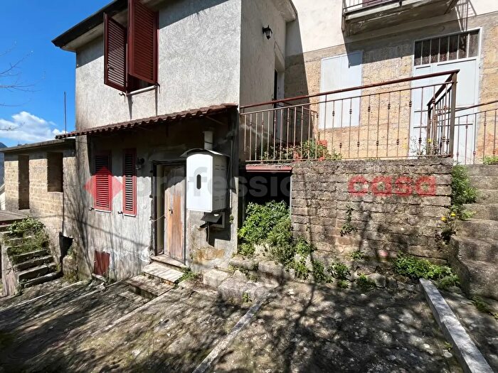 Casa trilocale in vendita in Via Roma Snc, Roccabascerana