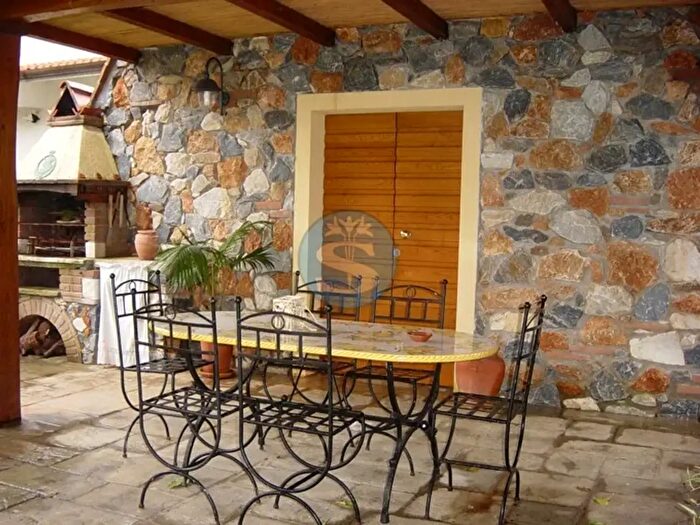 Casa con 7 locali in affitto in Pietrasanta