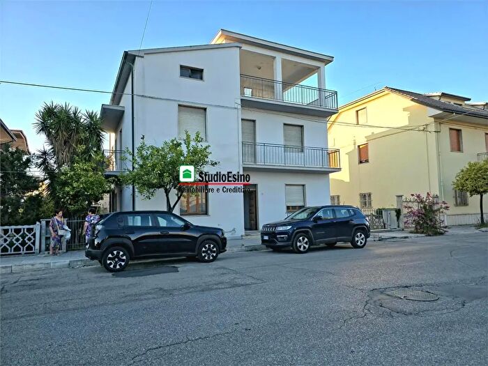 Casa con 6 locali in vendita in Via Val Tiberina, San Benedetto Del Tronto